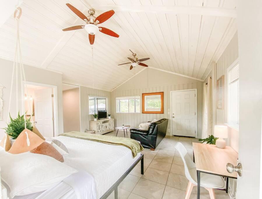 Monstera Bungalow, Spacious, King Bed, Big Kitchen Keaau Екстериор снимка