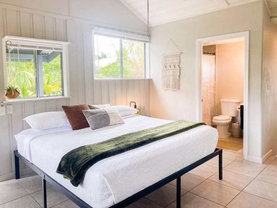 Monstera Bungalow, Spacious, King Bed, Big Kitchen Keaau Екстериор снимка